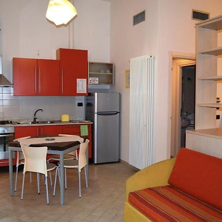 Aparthotel Oasi Del Mare Tirrenia Exterior foto