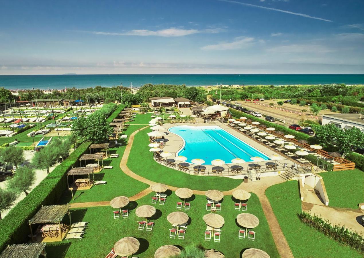 Aparthotel Oasi Del Mare Tirrenia Exterior foto